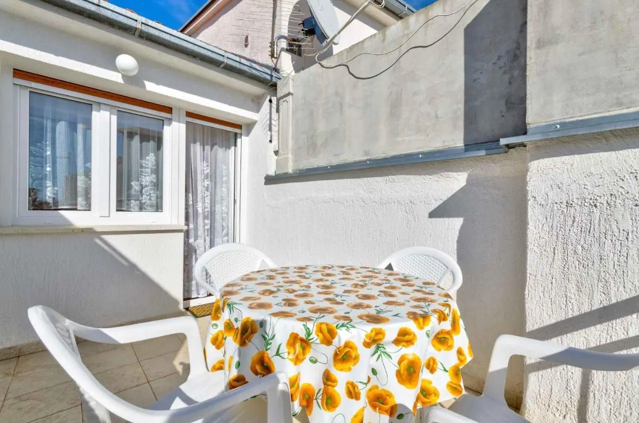 Apartment In Crikvenica 14216