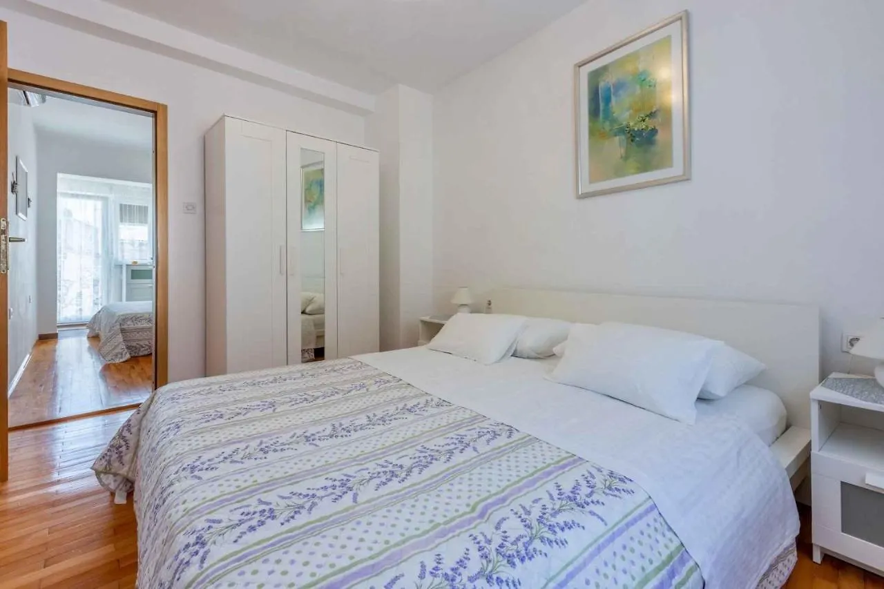 Apartment In Crikvenica 14216