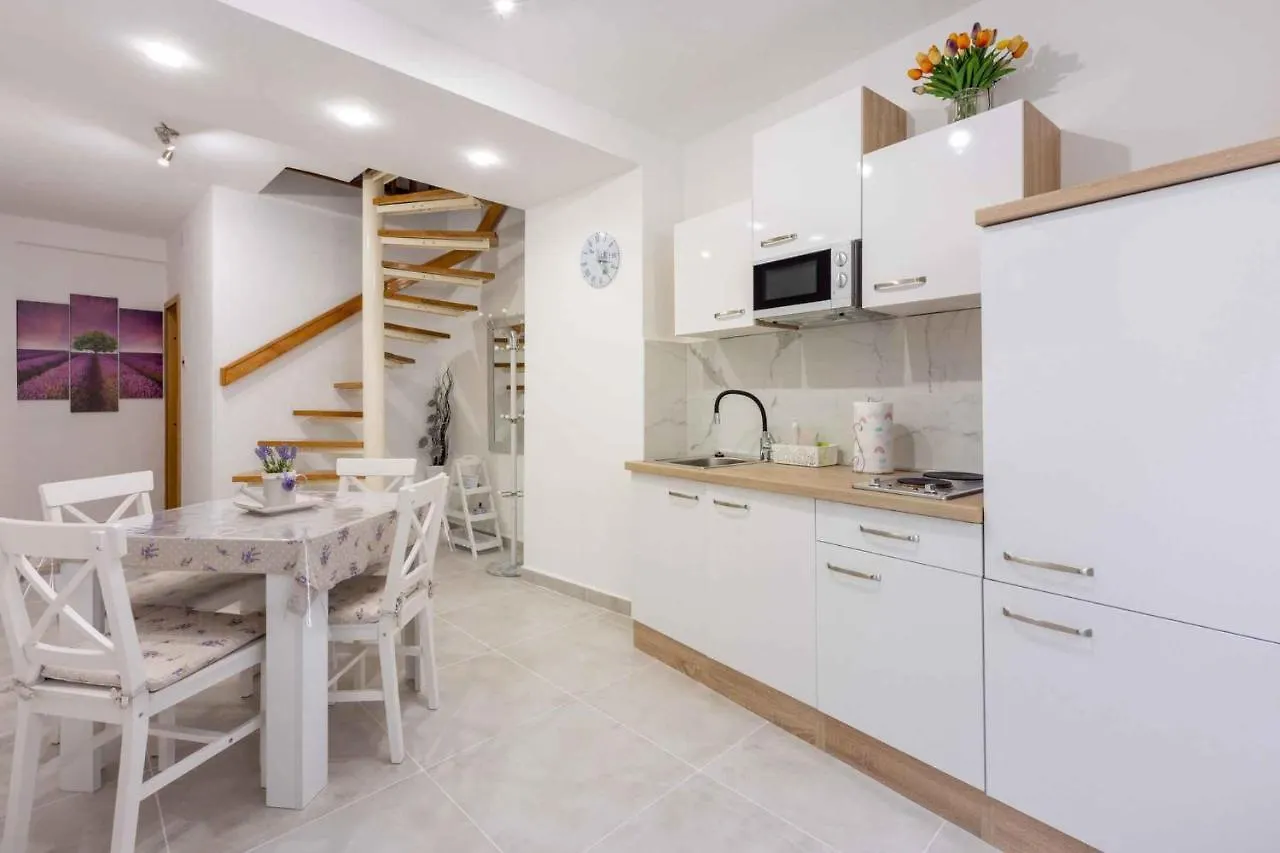 Apartment In Crikvenica 14216