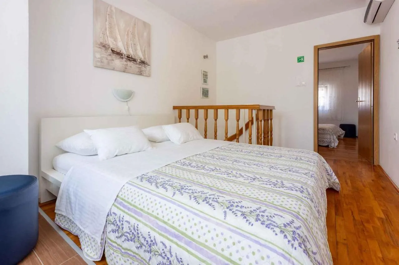 Apartment In Crikvenica 14216