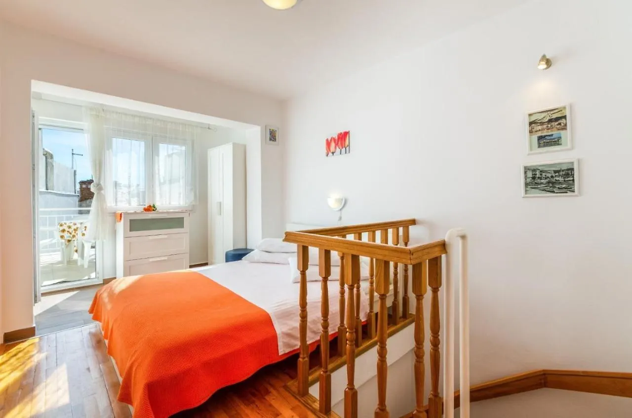 Apartment In Crikvenica 14216